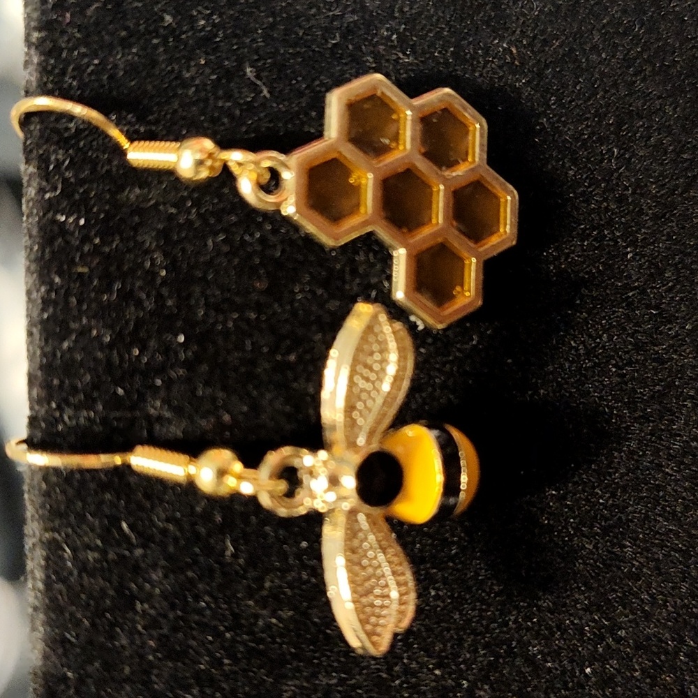 The Bee & The Honeycomb Earrins